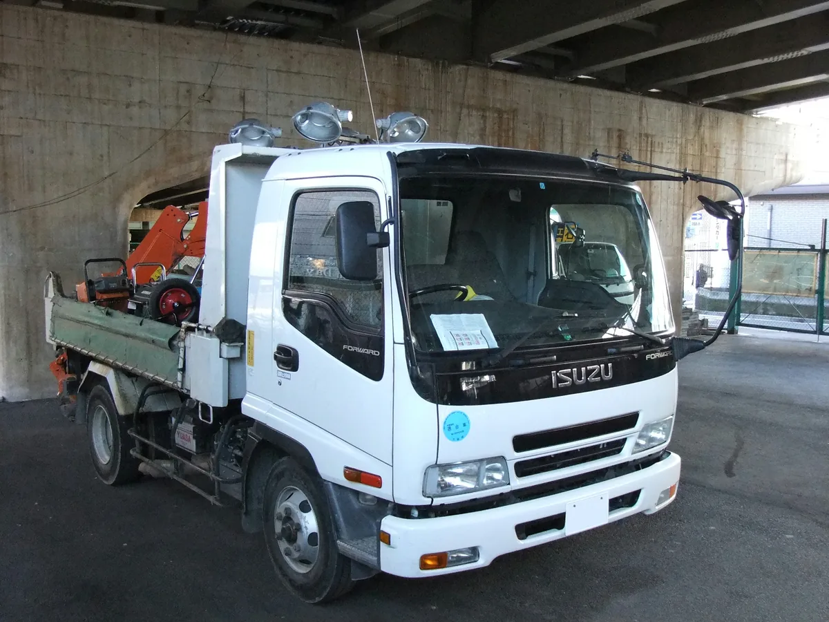 Isuzu Forward dump truck